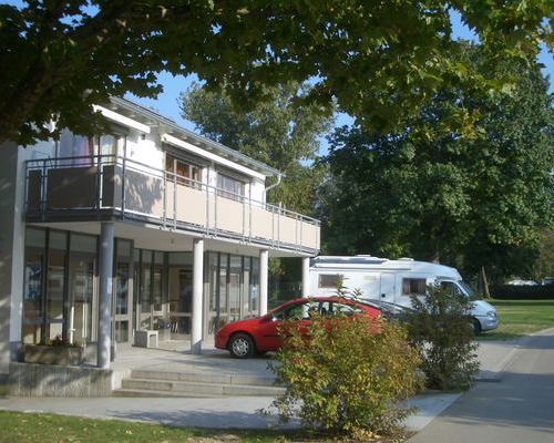 Auenansicht Ferienwohnung Kat 2 mit grozgigem Balkon